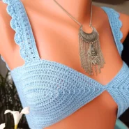 Plaj Modasında Fark Yarat: Mavi Bikini Üstü