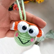 Kulaklıklı Kurbağa Amigurumi Çanta Aksesuarı ve Anahtarlık Oyuncak1
