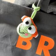 Kulaklıklı Kurbağa Amigurumi Çanta Aksesuarı ve Anahtarlık Oyuncak3